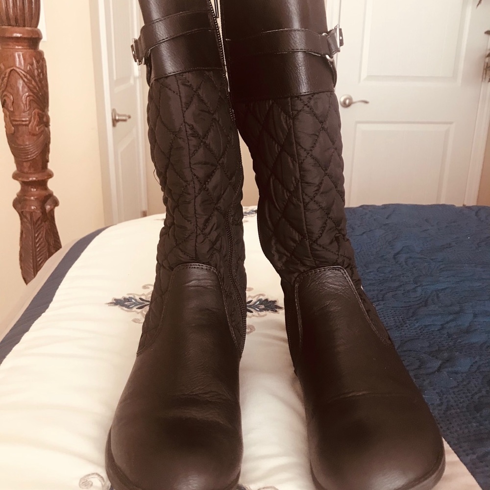 Boots - Picture 6 of 7